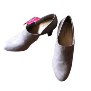 NWT womens size 6.5 dexflex comfort slip on taupe heeled booties
